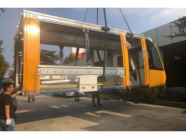 項(xiàng)目名稱：上海致壯船務(wù)工程有限公司軌電車頭搬運(yùn)-屹星設(shè)備搬運(yùn)