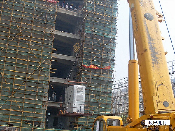 201312132T6RPH040X 設備吊裝